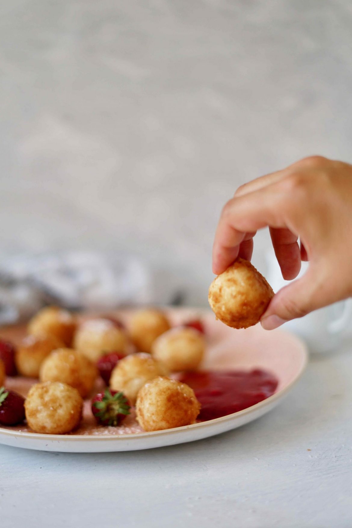 Milchreisbällchen mit Erdbeersoße - Fernwehküche Milchreisbällchen mit Erdbeersoße - Fernwehküche