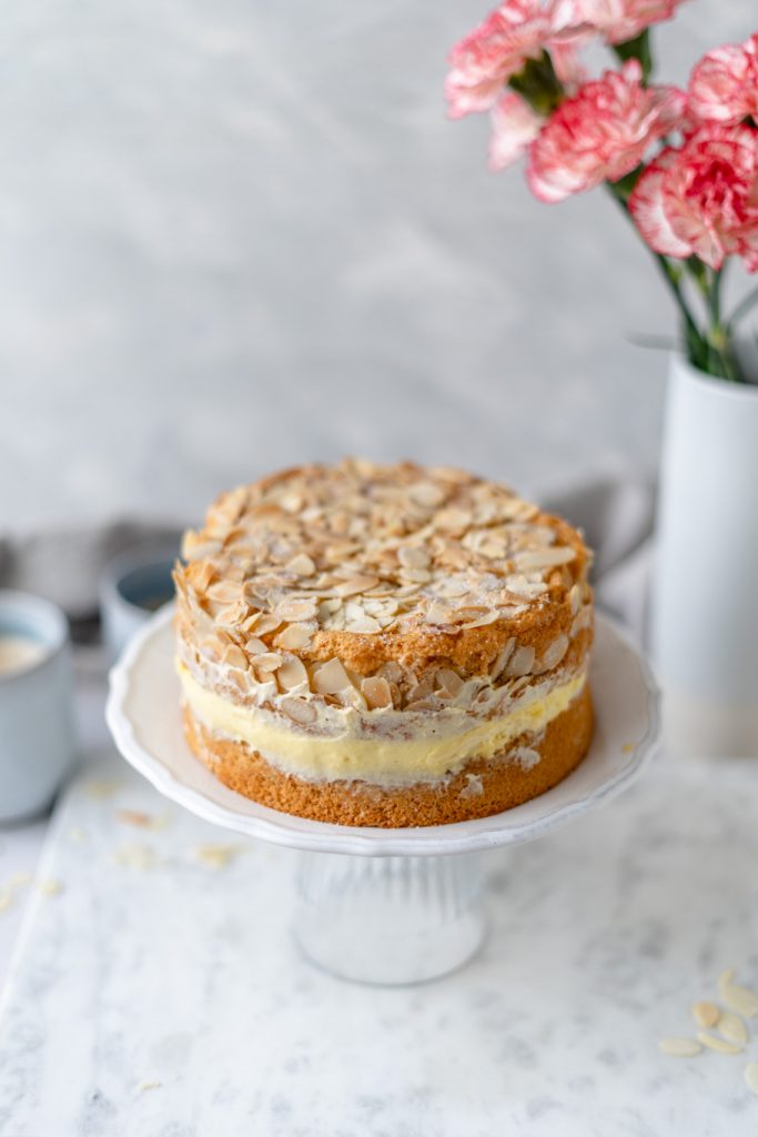 Schneller Bienenstich - Familienrezepte - Fernwehküche Schneller Bienenstich - Familienrezepte - Fernwehküche